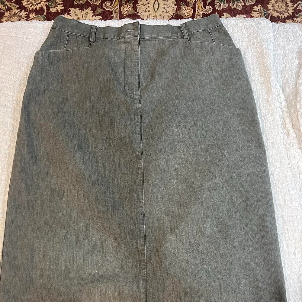 Gray Straight Calf-Length Skirt